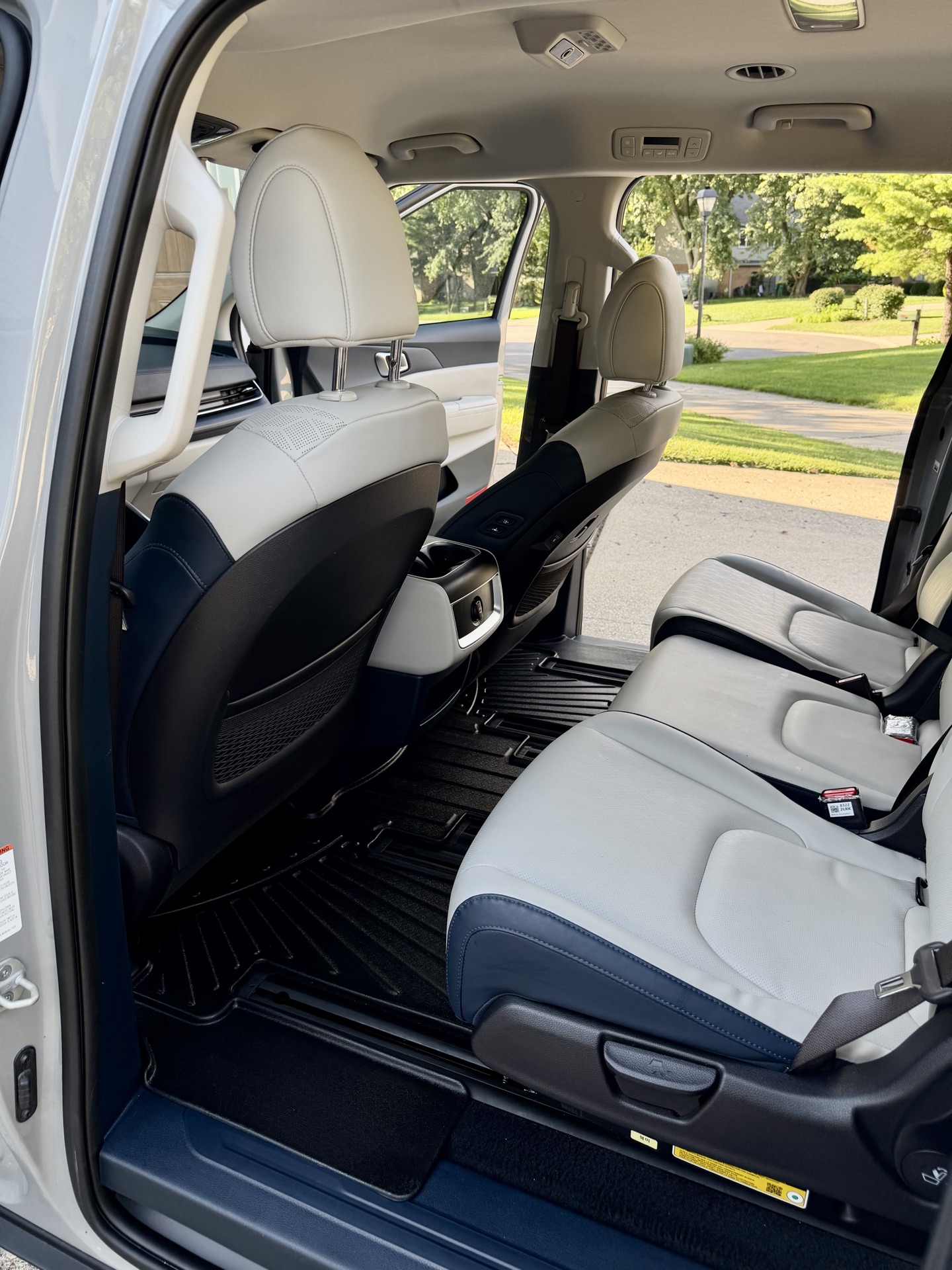 SUV rear cabin after detailing