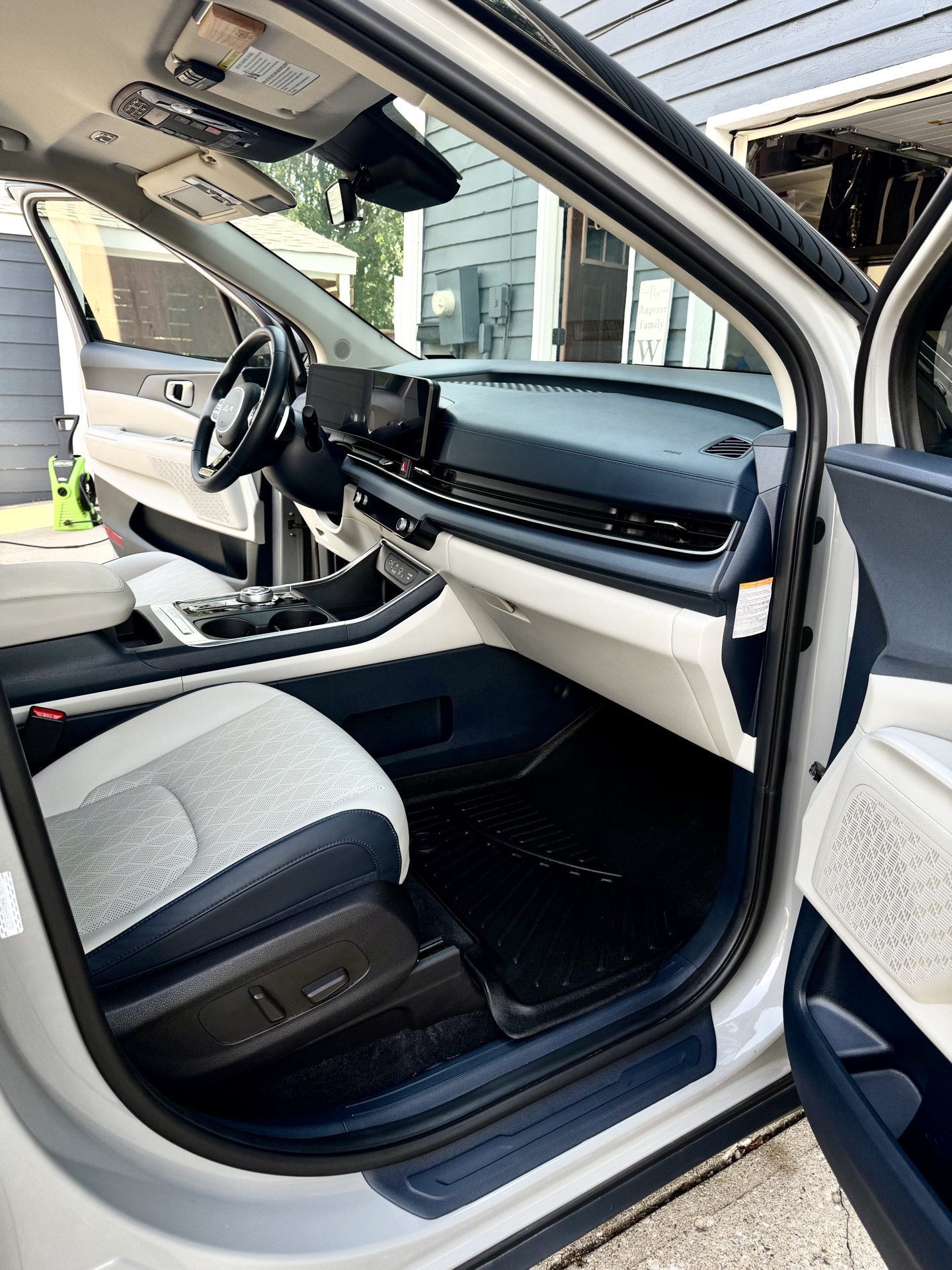 Finished SUV passenger area detail